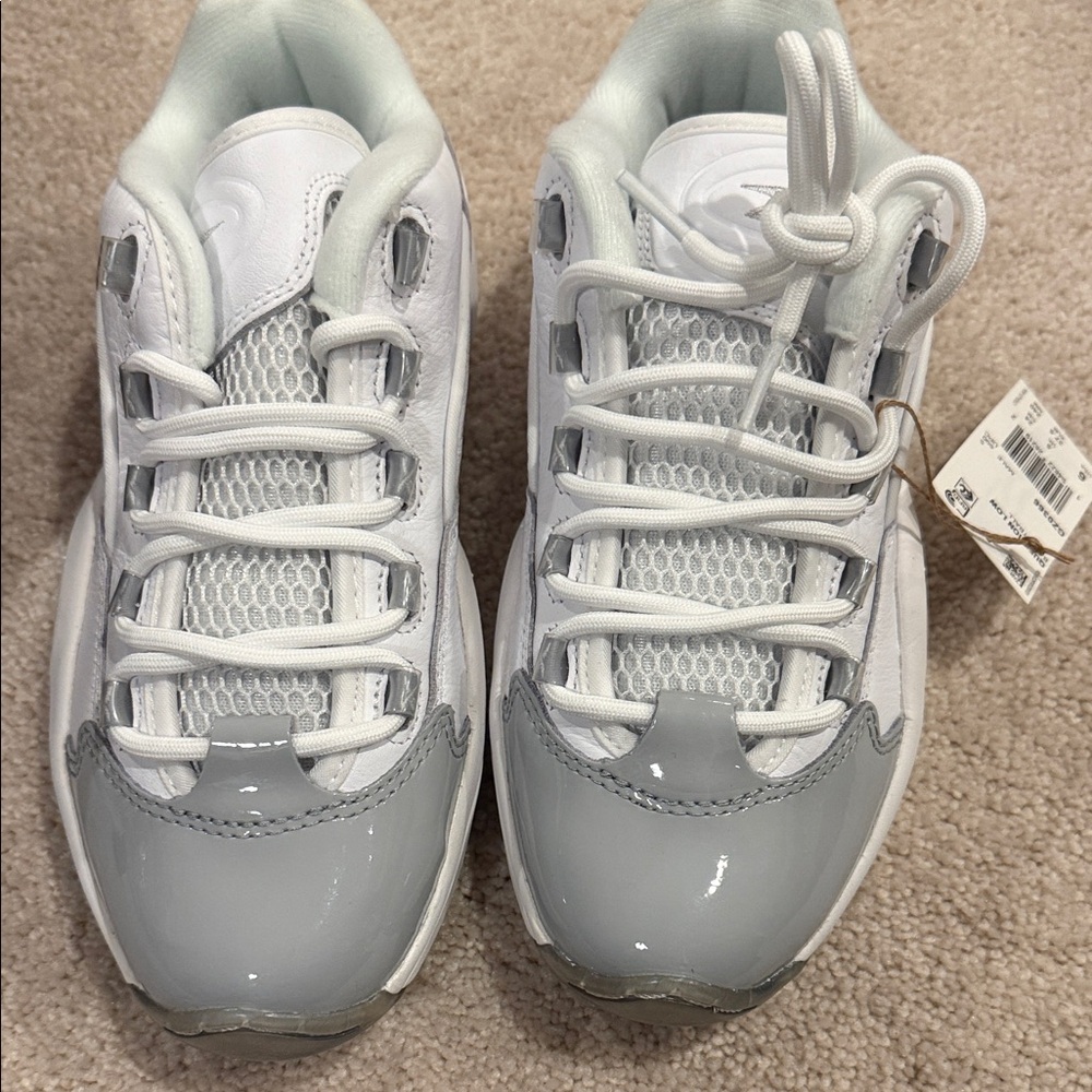 REEBOK  White and Light Gray Sneakers - Men 6